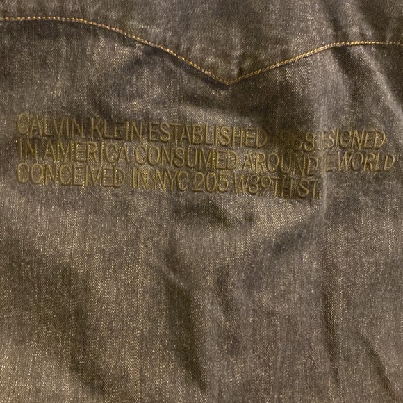 NWT CALVINKLEIN205W39NYC western shirt denim/jeans. 18 1/2 across beneath armpit - Picture 4 of 13